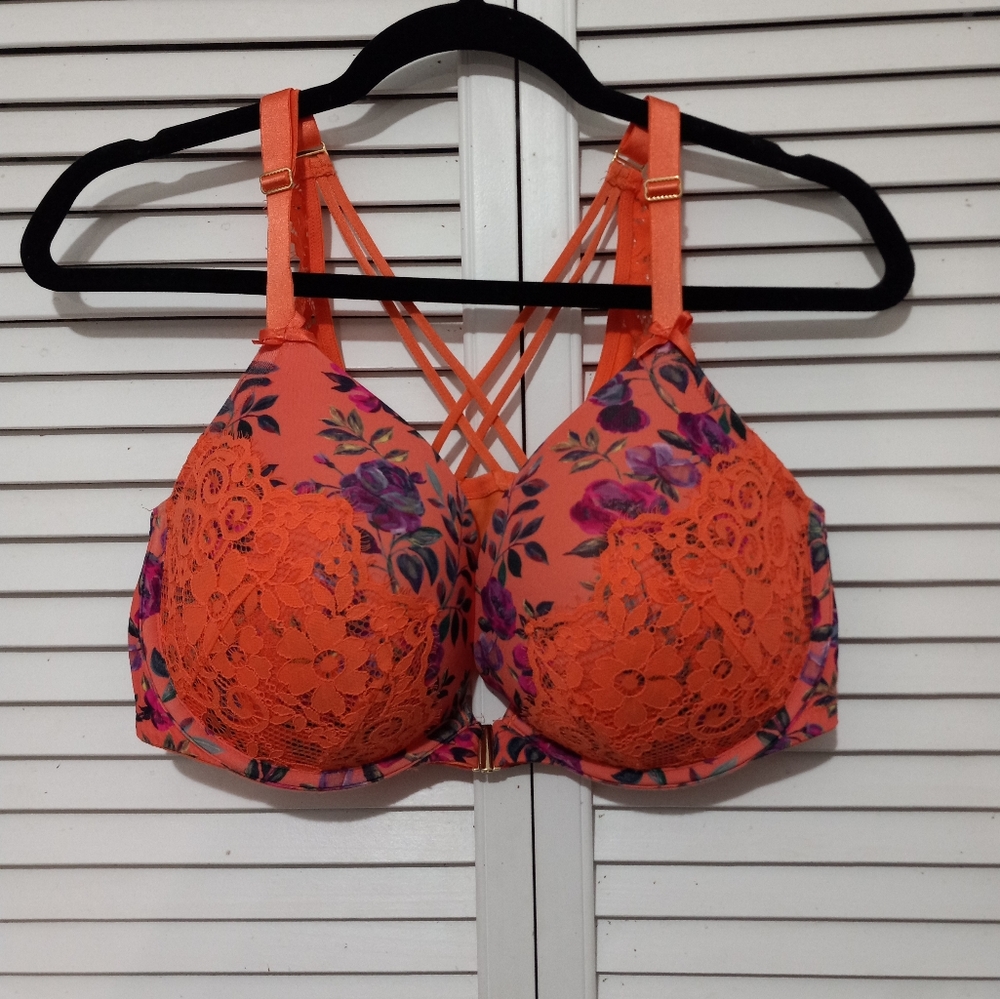 Cacique  Size 38 DDD Front Closure Bra
